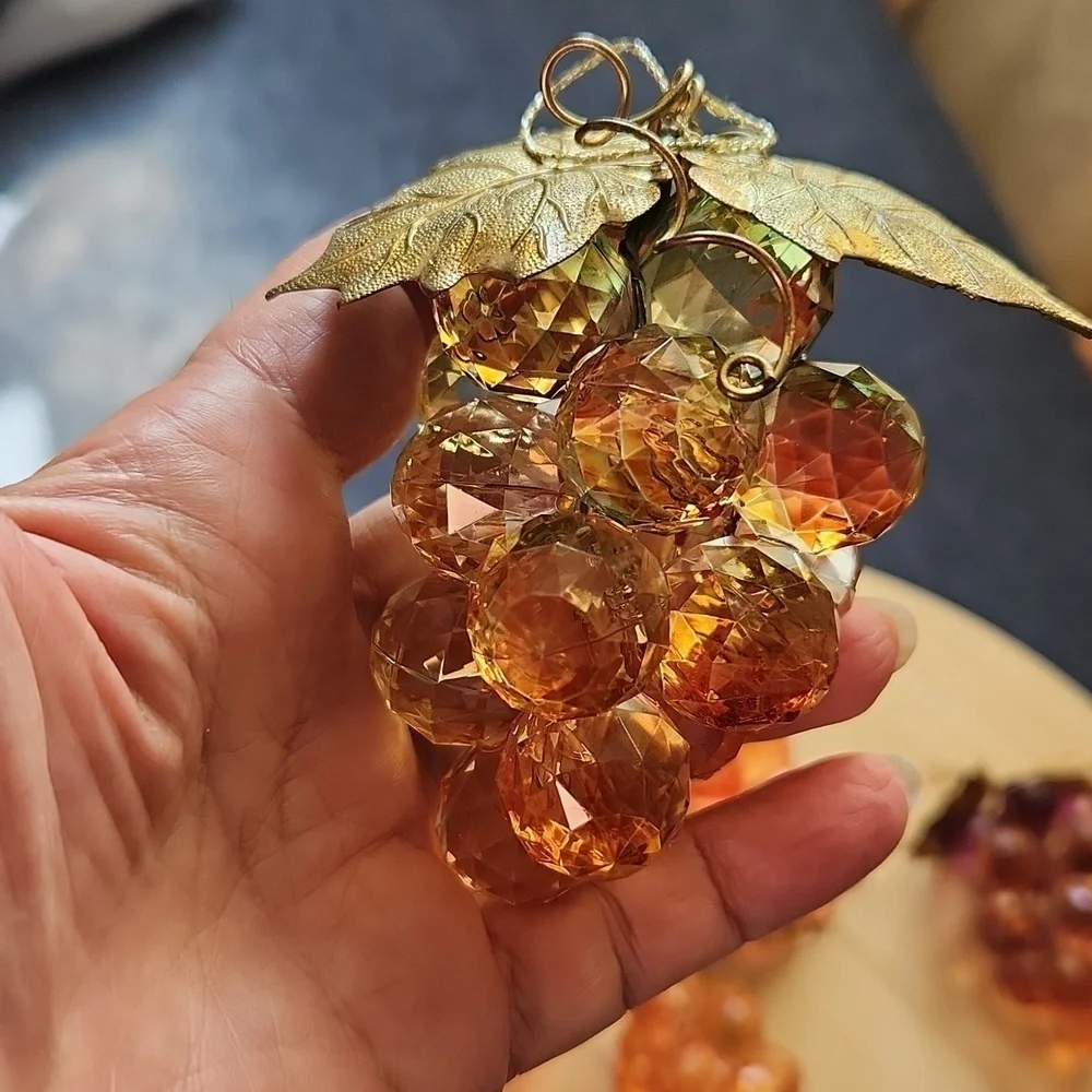 Lot of 7 Vintage MCM Acrylic Lucite Faceted Colored Grape Clusters with leafes